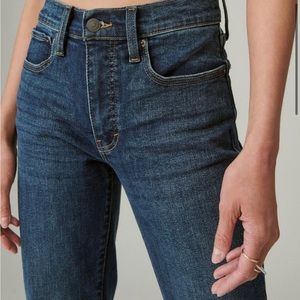 Lucky brand mid rise straight jeans.